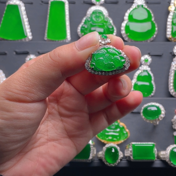 翡翠颈饰未镶嵌翡翠吊坠