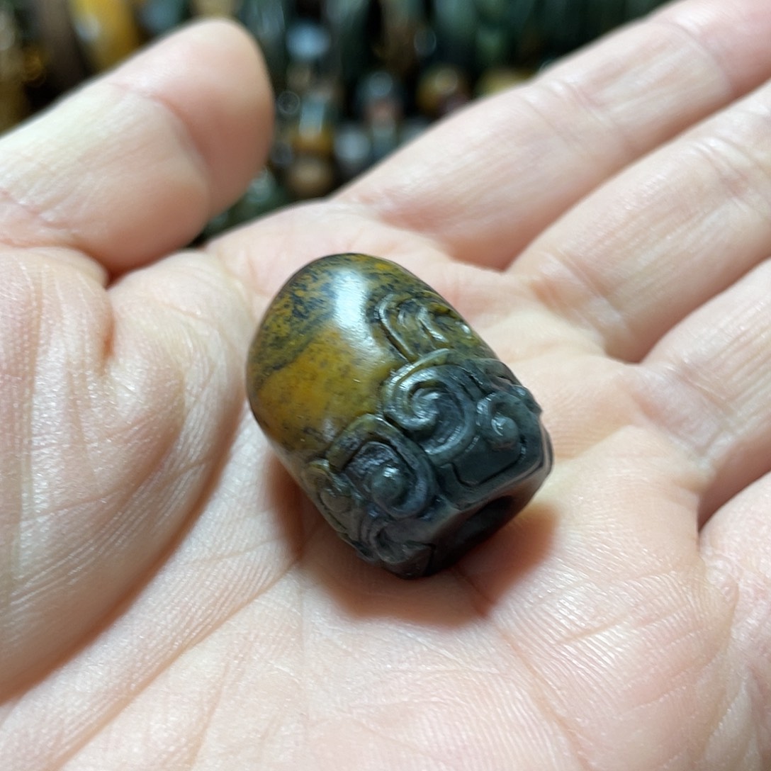 岫岩老玉（透闪石质玉）挂件未镶嵌胡***?