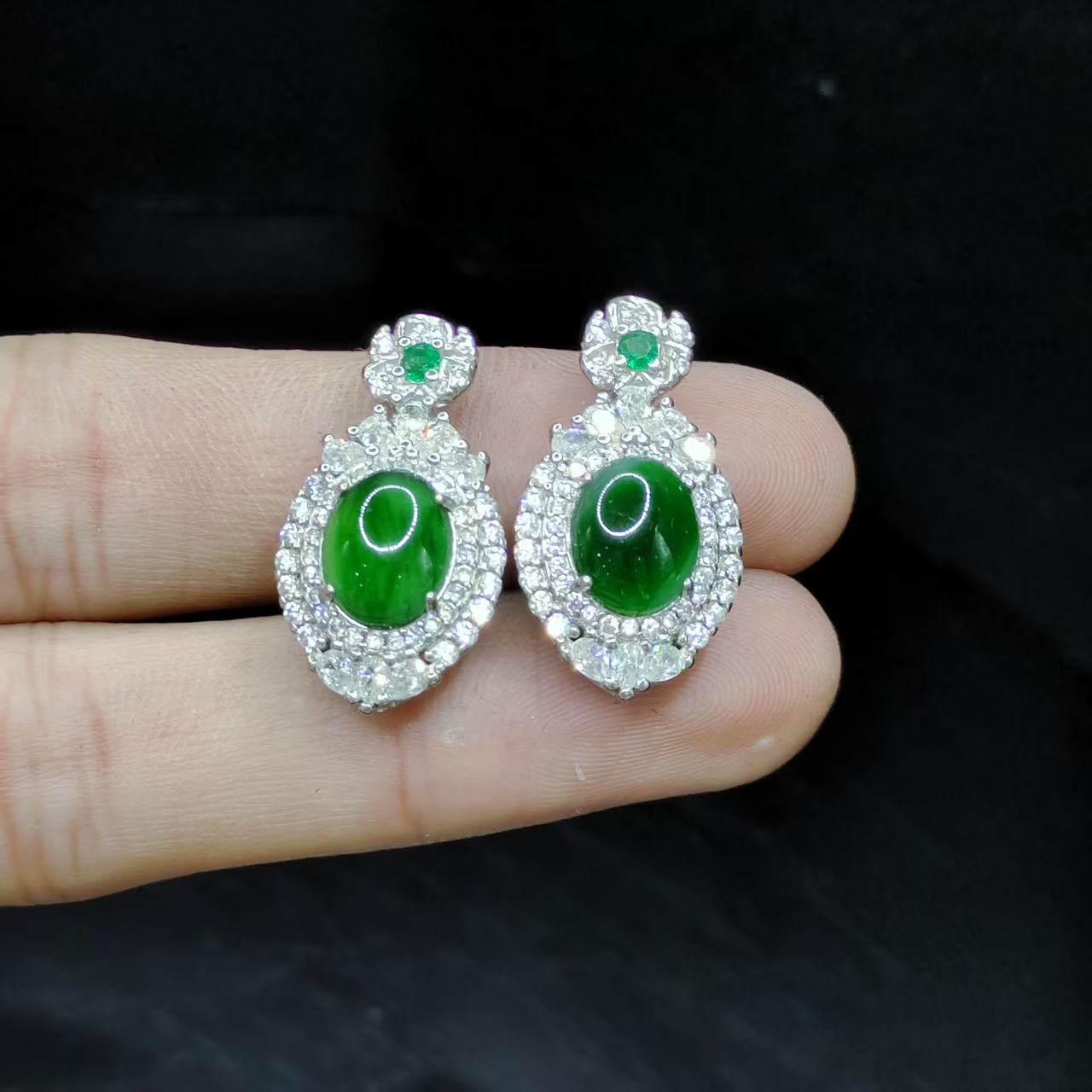 【老三珠宝】翡翠鸽子蛋面吊坠赠链SY06【多样性发其一】约9-7-4mm