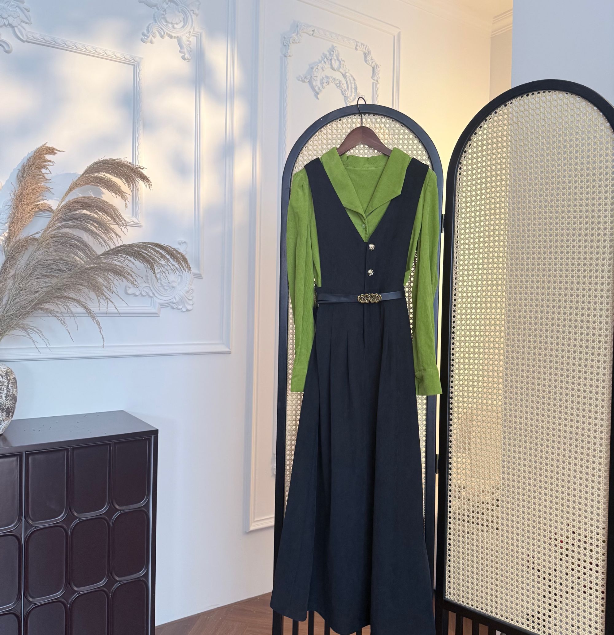 小八定制25秋季新款时尚百搭韩系设计感衬衫+吊带裙 7474 BCK