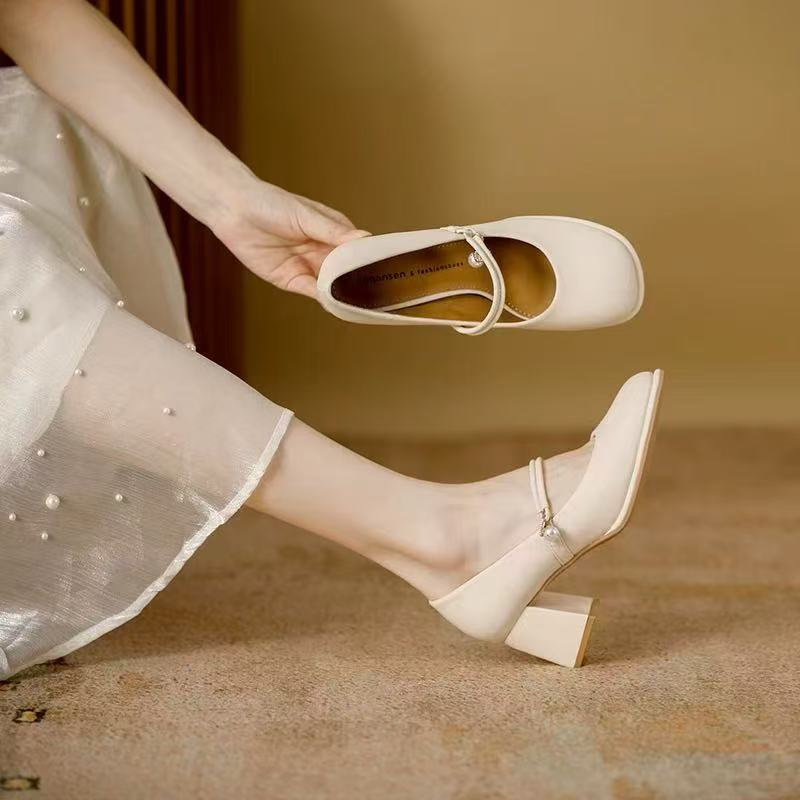 39新款粗跟时装单鞋