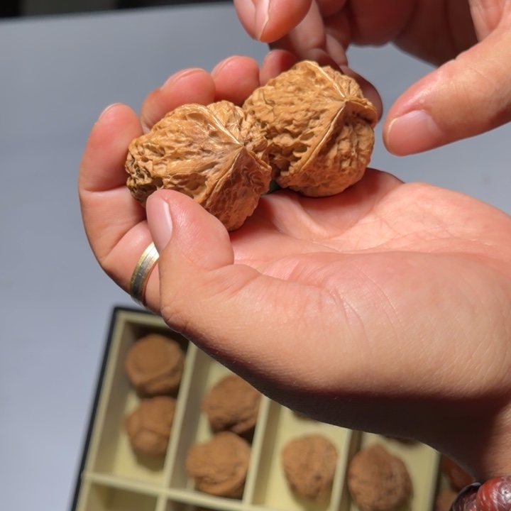 把件文玩核桃铁7三棱随机发