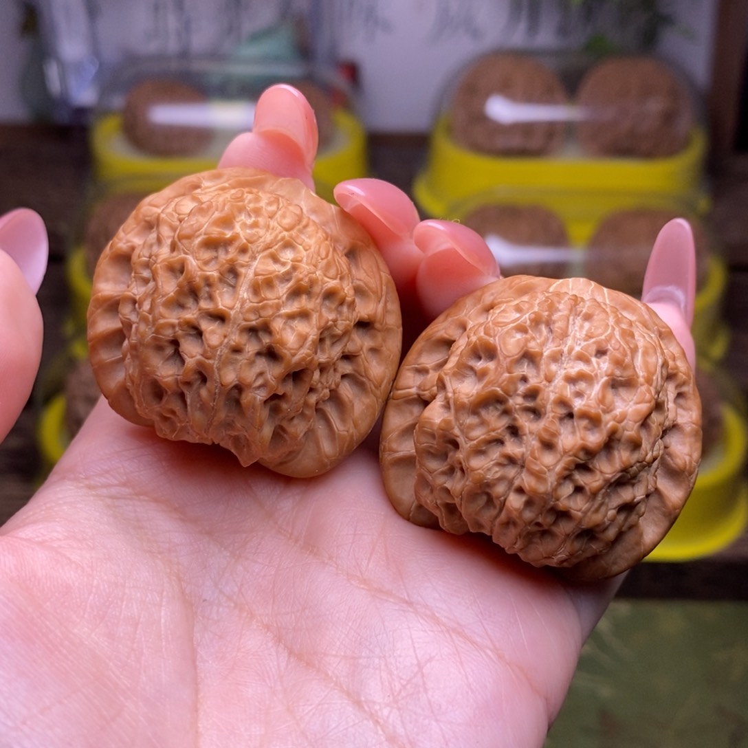 文玩核桃吊坠39+原桩血麒麟精品