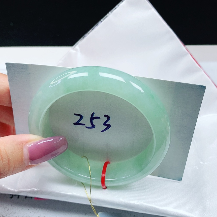 【闪购商品】翡翠手镯未镶嵌 正圈52+