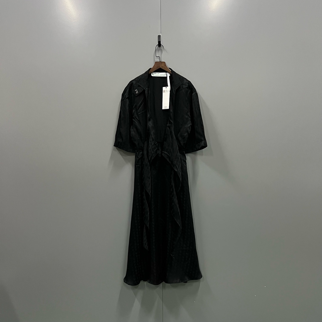 99新 OFF-WHITE （zz2）ow 满印字母logo丝绸长裙 42码/005955