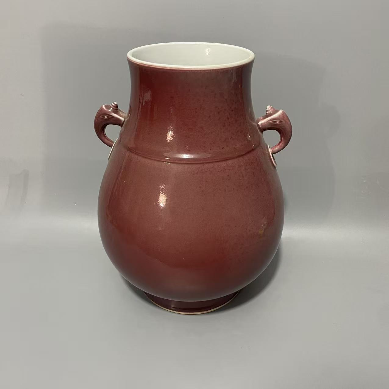 豇豆红单色釉双耳尊