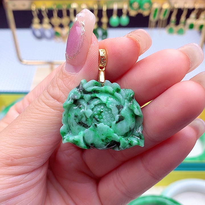 翡翠颈饰银S925镶嵌翡翠