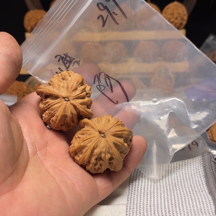 阿***烈把件文玩核桃磨盘