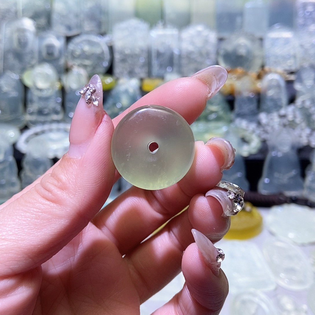 岫玉吊坠未镶嵌吊坠