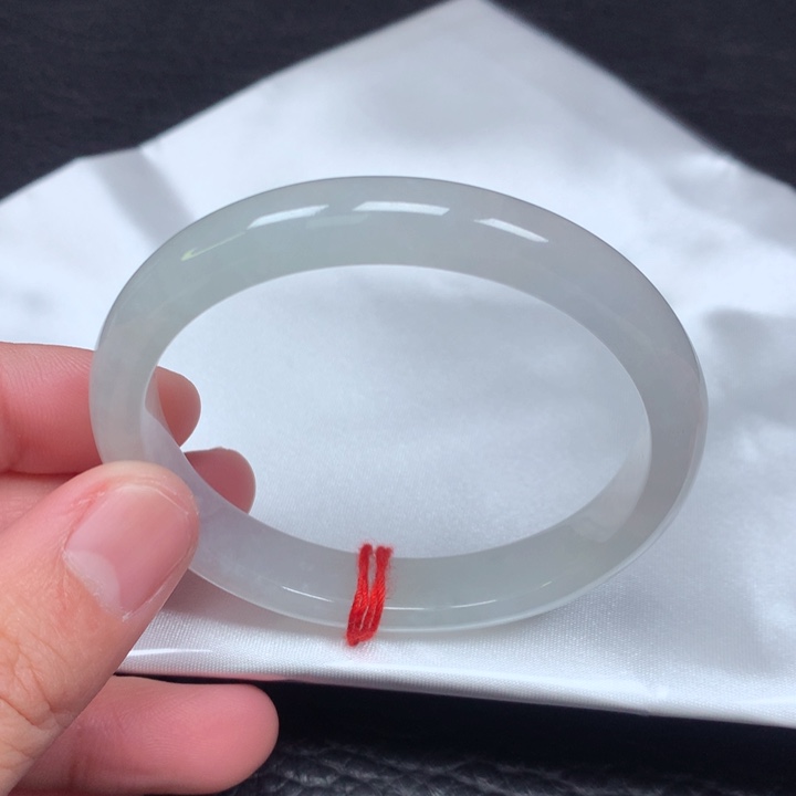 翡翠手镯（贵妃镯）未镶嵌