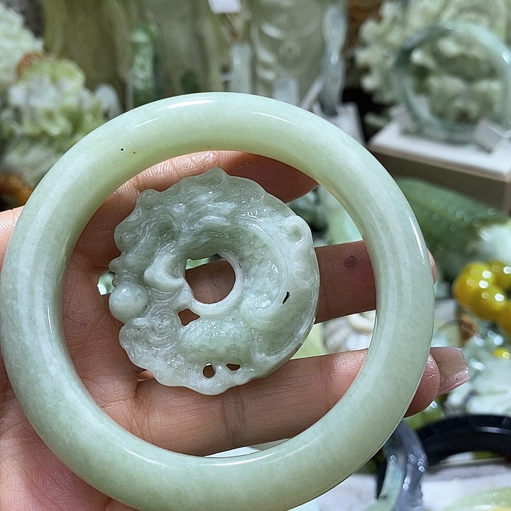 岫玉岫玉一套未镶嵌