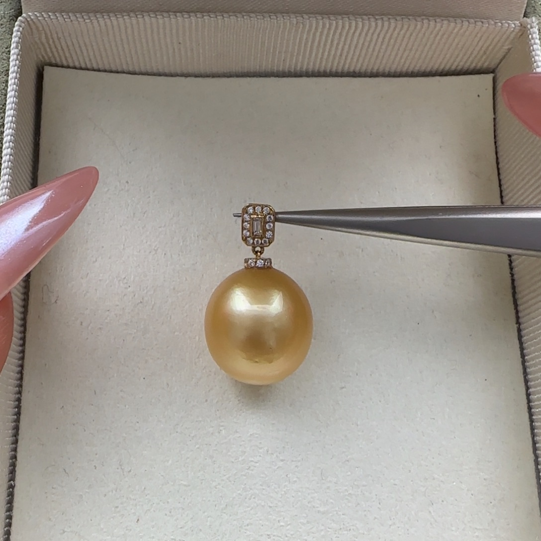 海水珍珠颈饰18K金镶嵌