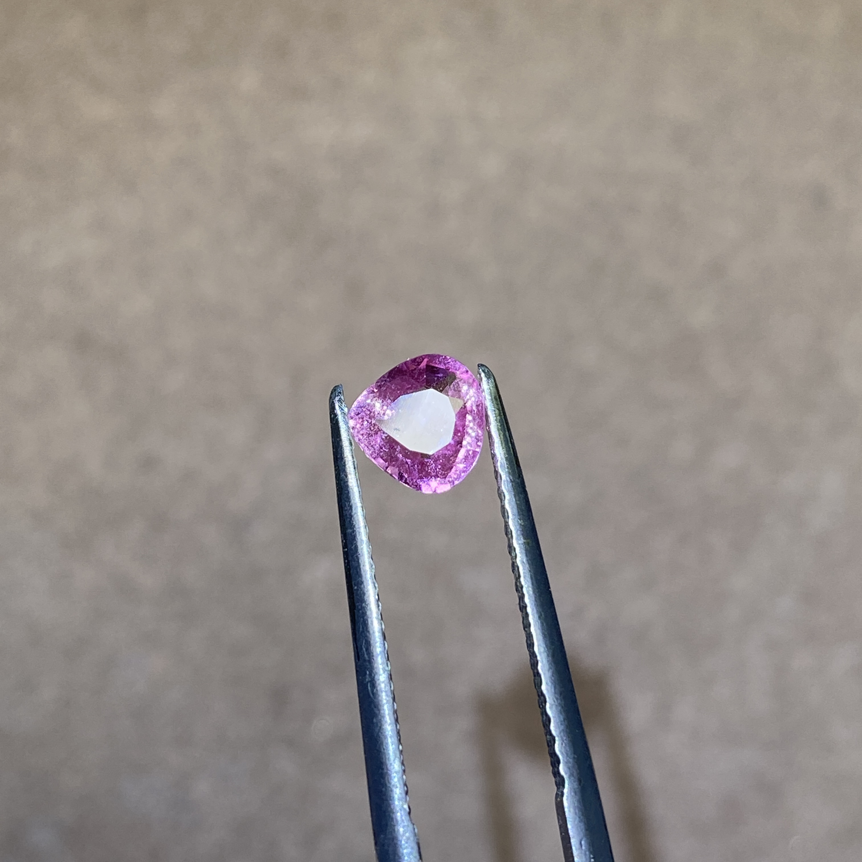 23T2769 无烧粉色蓝宝石 0.75克拉