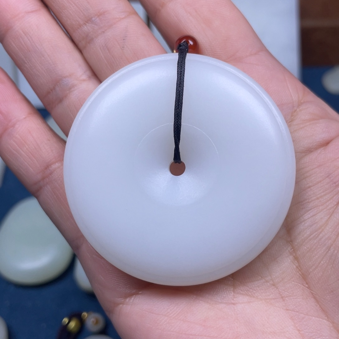 定制和田玉挂件未镶嵌