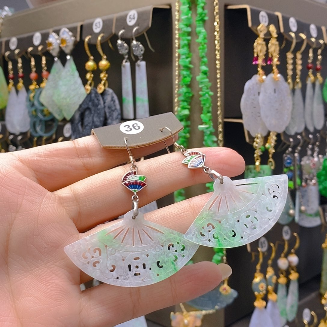 未镶嵌翡翠耳饰翡翠