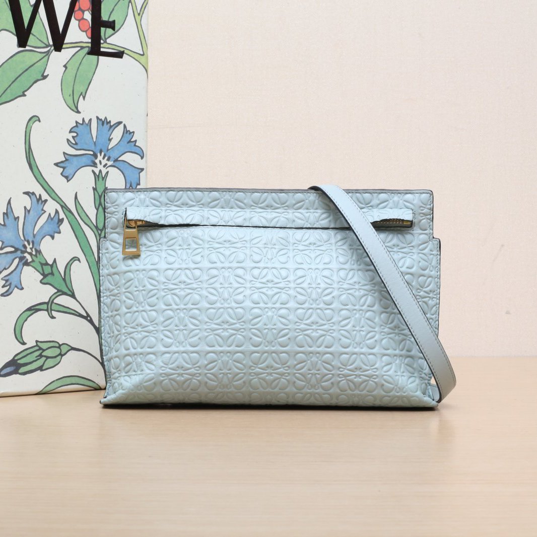 95新 LOEWE/罗意威 【双攀】蓝色 皮革C Pouch woc 斜挎包