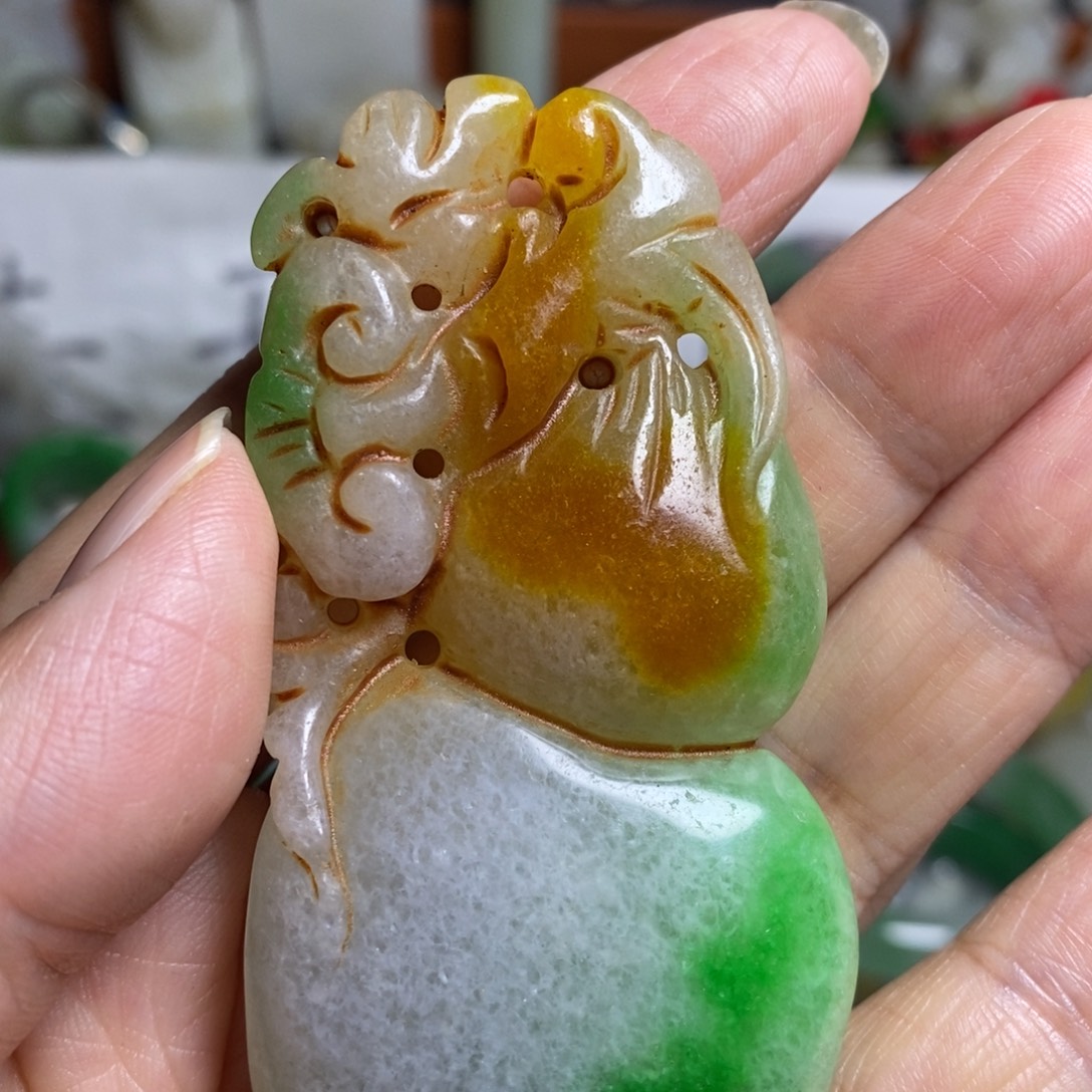 和田玉（糖玉）未镶嵌颈饰