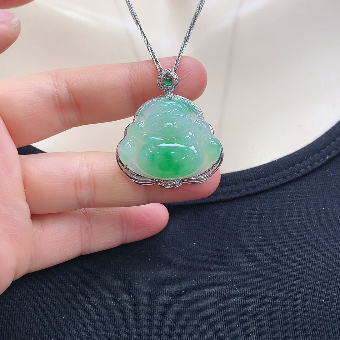 翡翠颈饰18K金镶嵌佛公