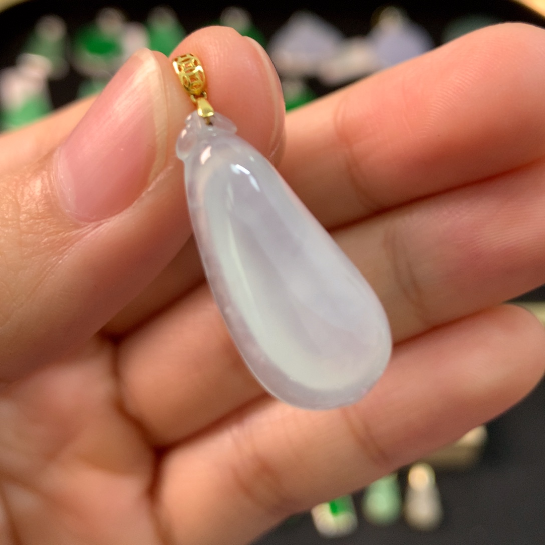 翡翠18K金镶嵌颈饰福瓜