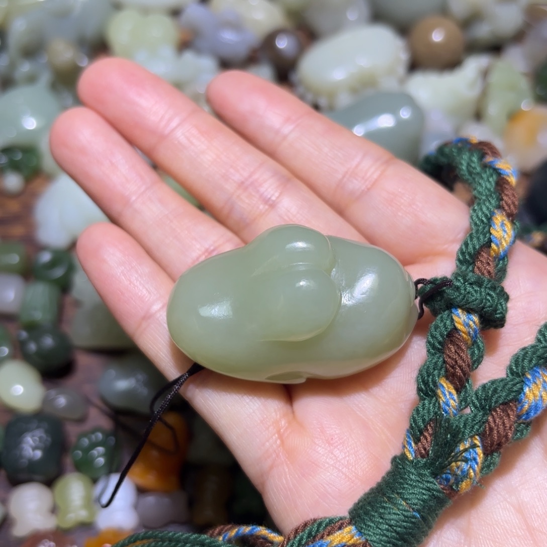 和田玉未镶嵌珠宝半成品