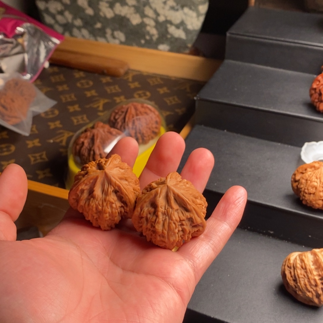 中***！文玩核桃吊坠核为贵