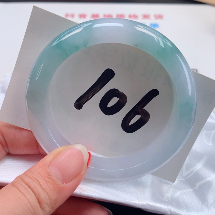 翡翠手镯未镶嵌正