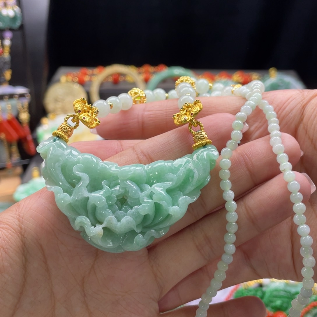 翡翠颈饰未镶嵌代编织