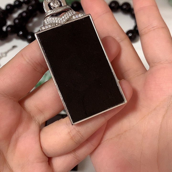 小***五翡翠未镶嵌颈饰翡翠