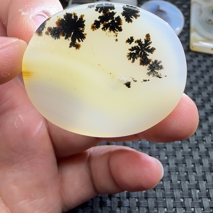 朱***巴玛瑙/玉髓未镶嵌颈饰