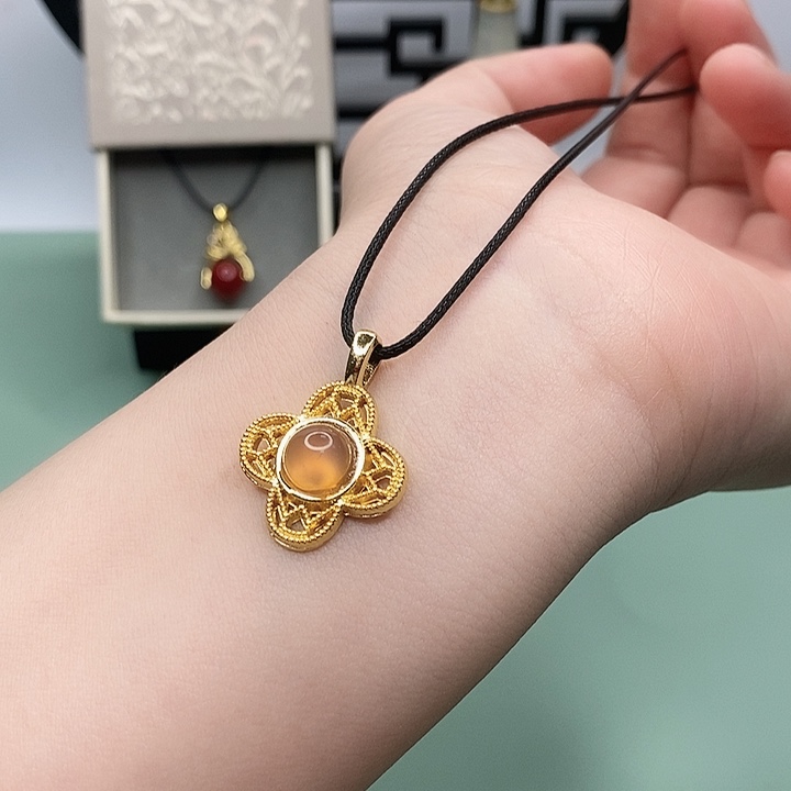 玛瑙/玉髓颈饰合金