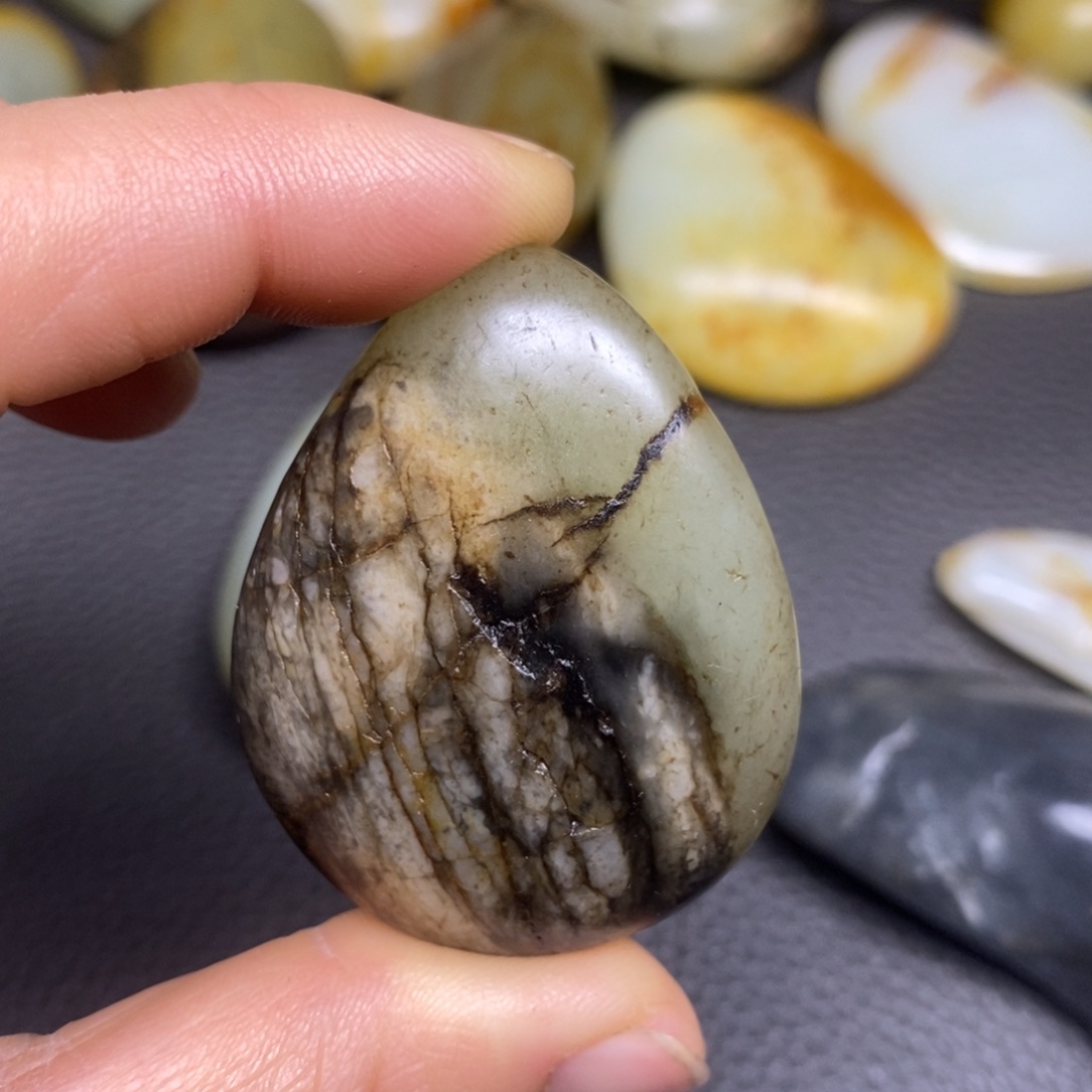 和田玉（糖玉）挂件未镶嵌