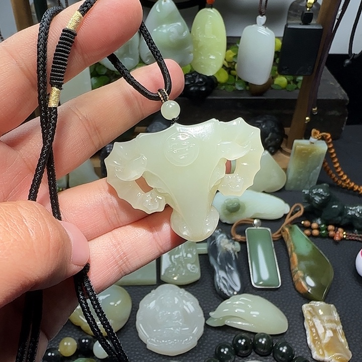 和田玉未镶嵌挂件