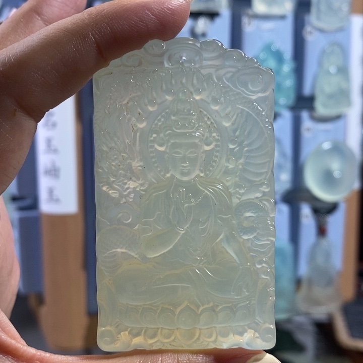 老***帅岫玉未镶嵌颈饰吊坠