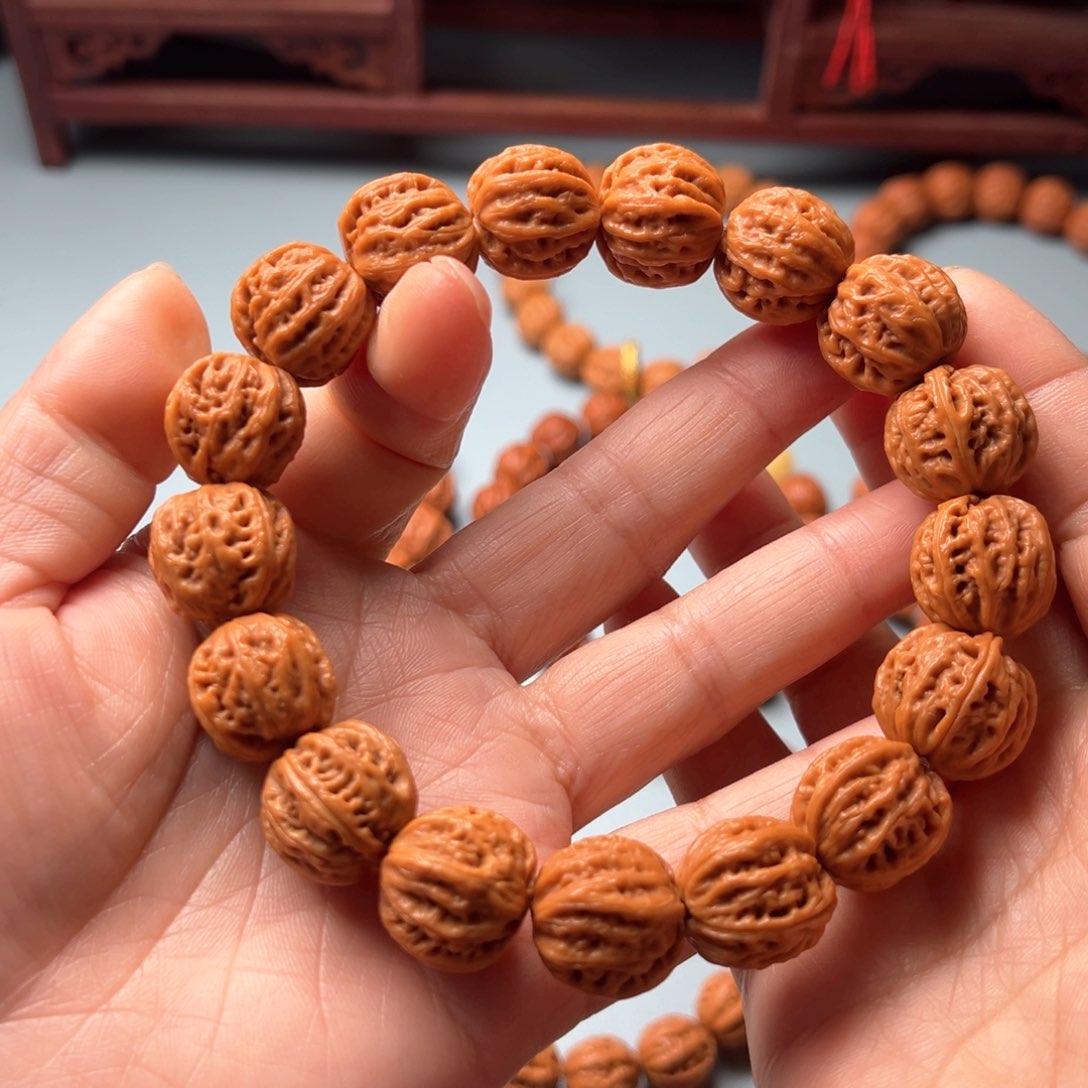 文玩核桃吊坠阿*野生小核桃