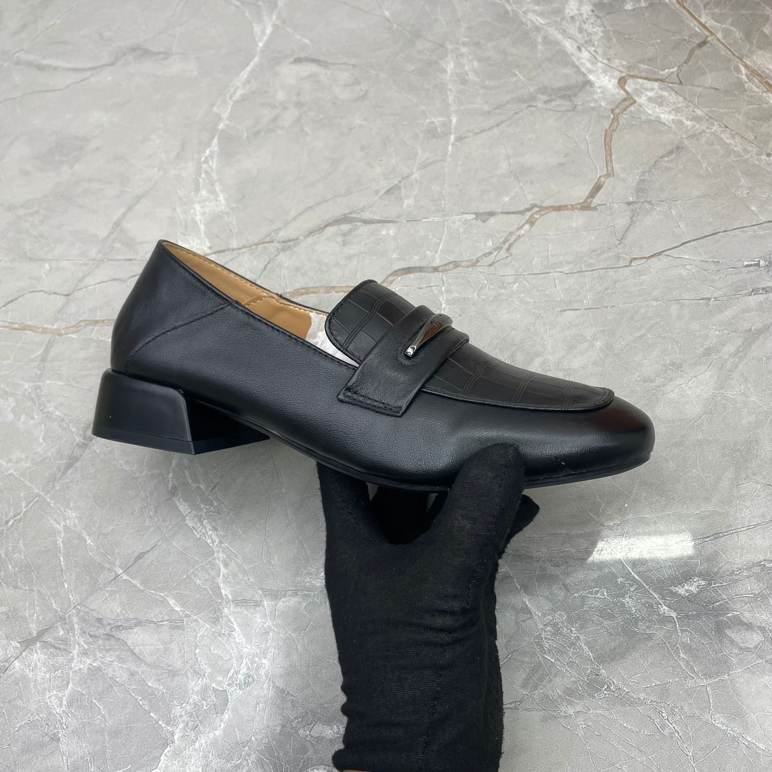 单鞋女（牛皮）f372 （孤品）b区38码