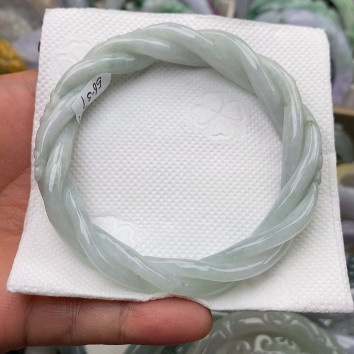 翡翠未镶嵌手镯57圈