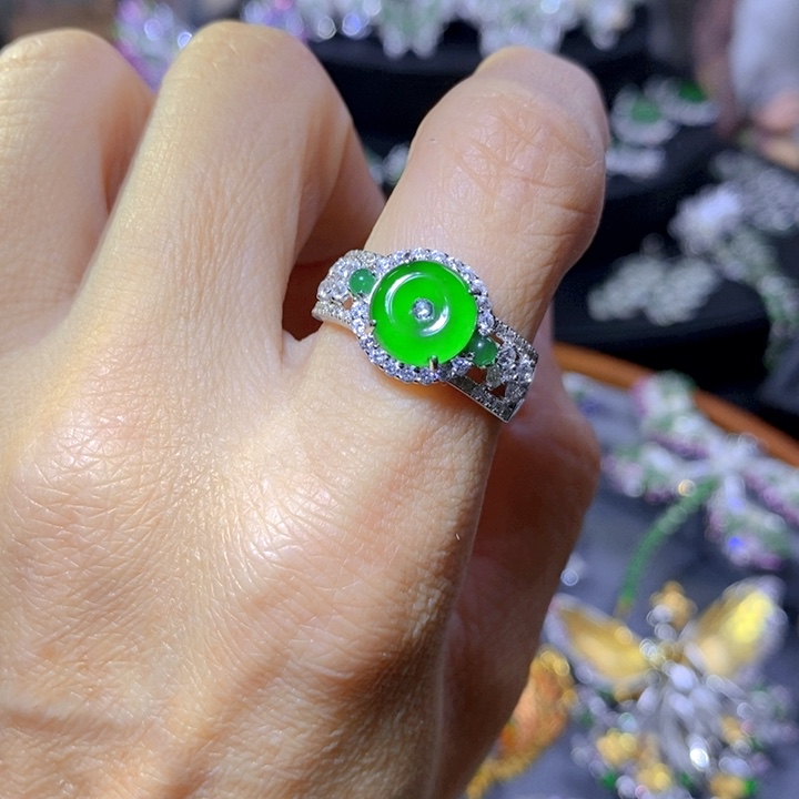 翡翠戒指银S925镶嵌天然翡翠