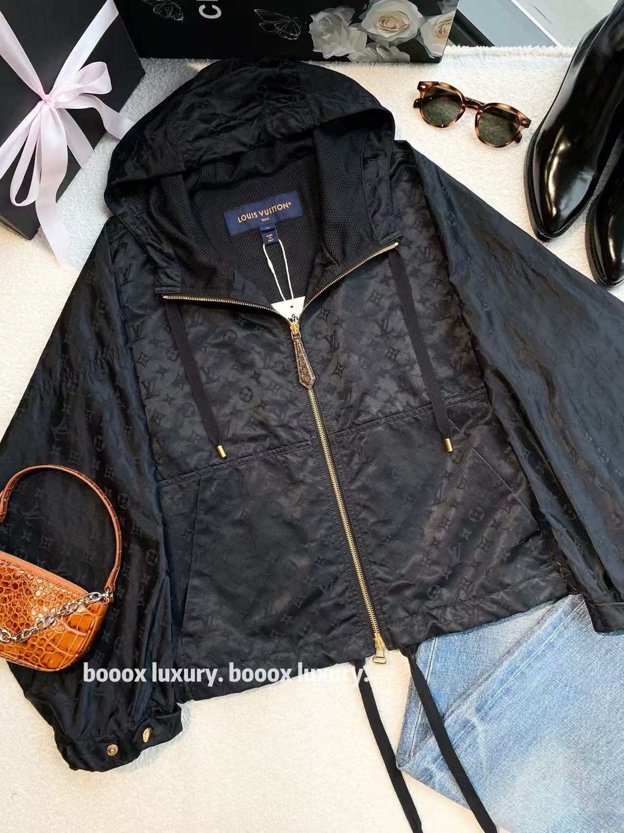 95新 LouisVuitton/路易威登 yy1492 棉 老花满印冲锋衣36码 