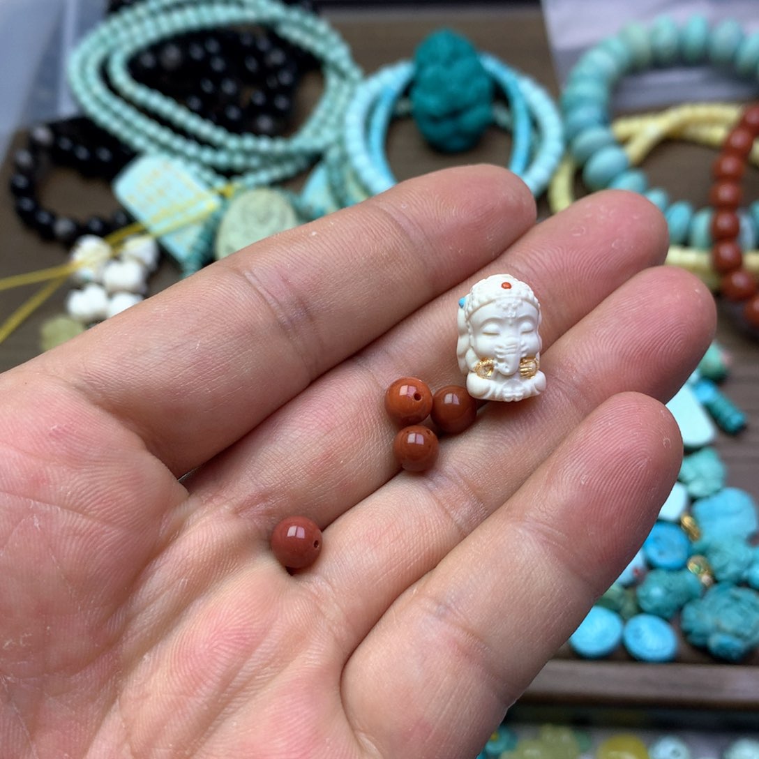 南红玛瑙雕刻未镶嵌