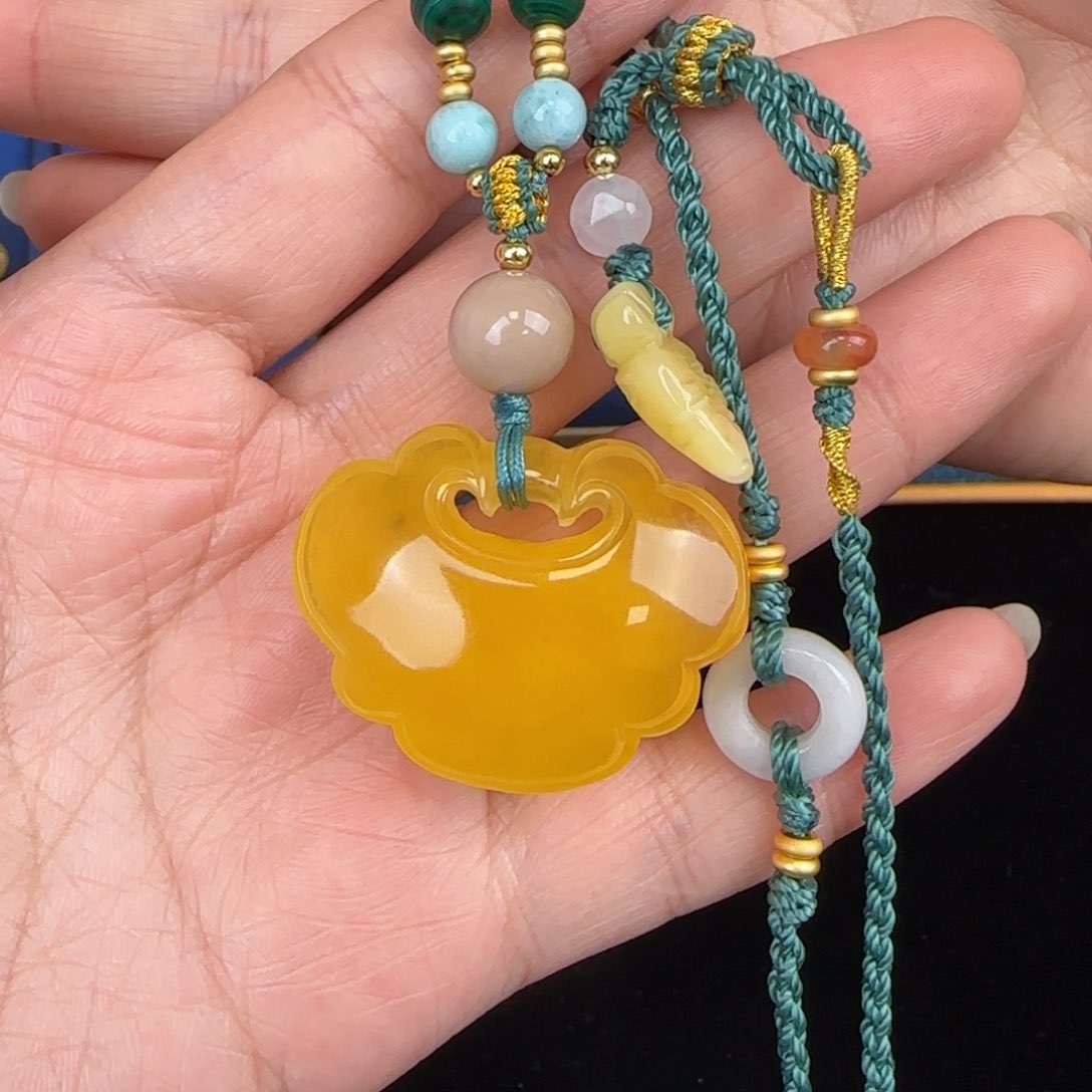 蜜蜡吊坠(赠链)未镶嵌