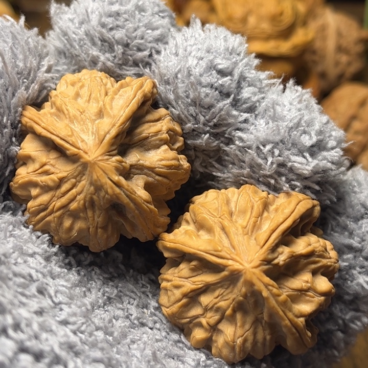 文玩核桃把件玉玺三棱【一般对】