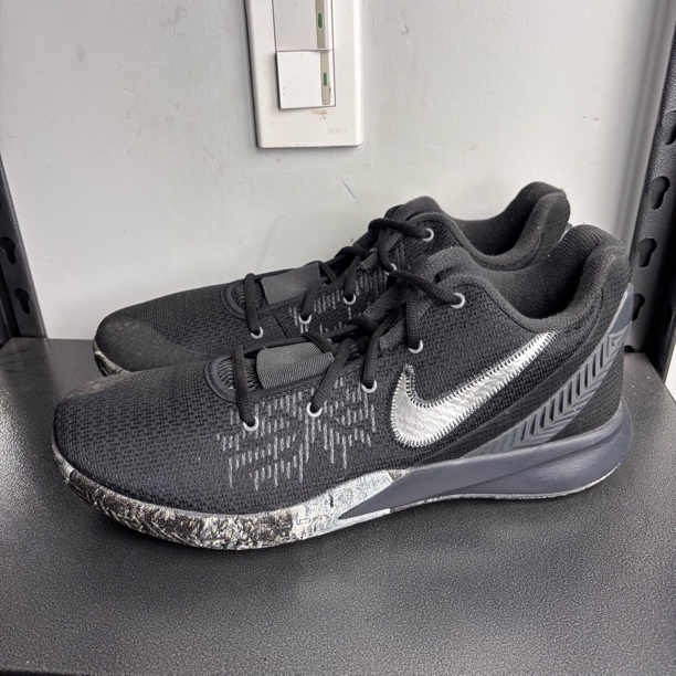 95新 NIKE/耐克 46码 欧文 fly trap2 纯黑正品 中古球鞋