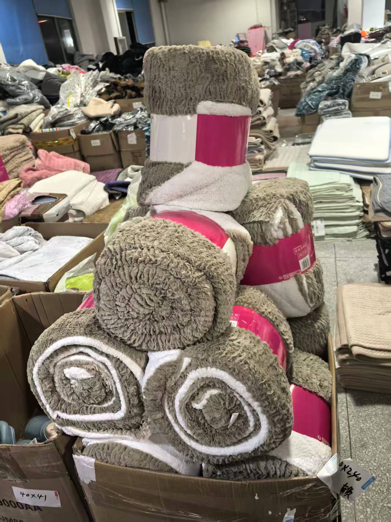 《厚广家》3楼220×240卡其色双面加厚加厚盖毯 发1张4.8斤