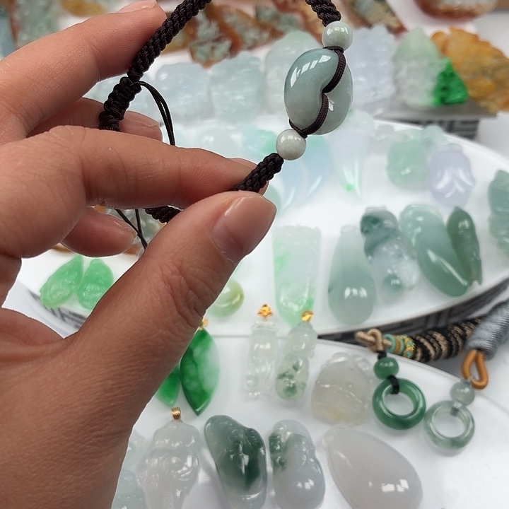 翡翠未镶嵌颈饰纯A