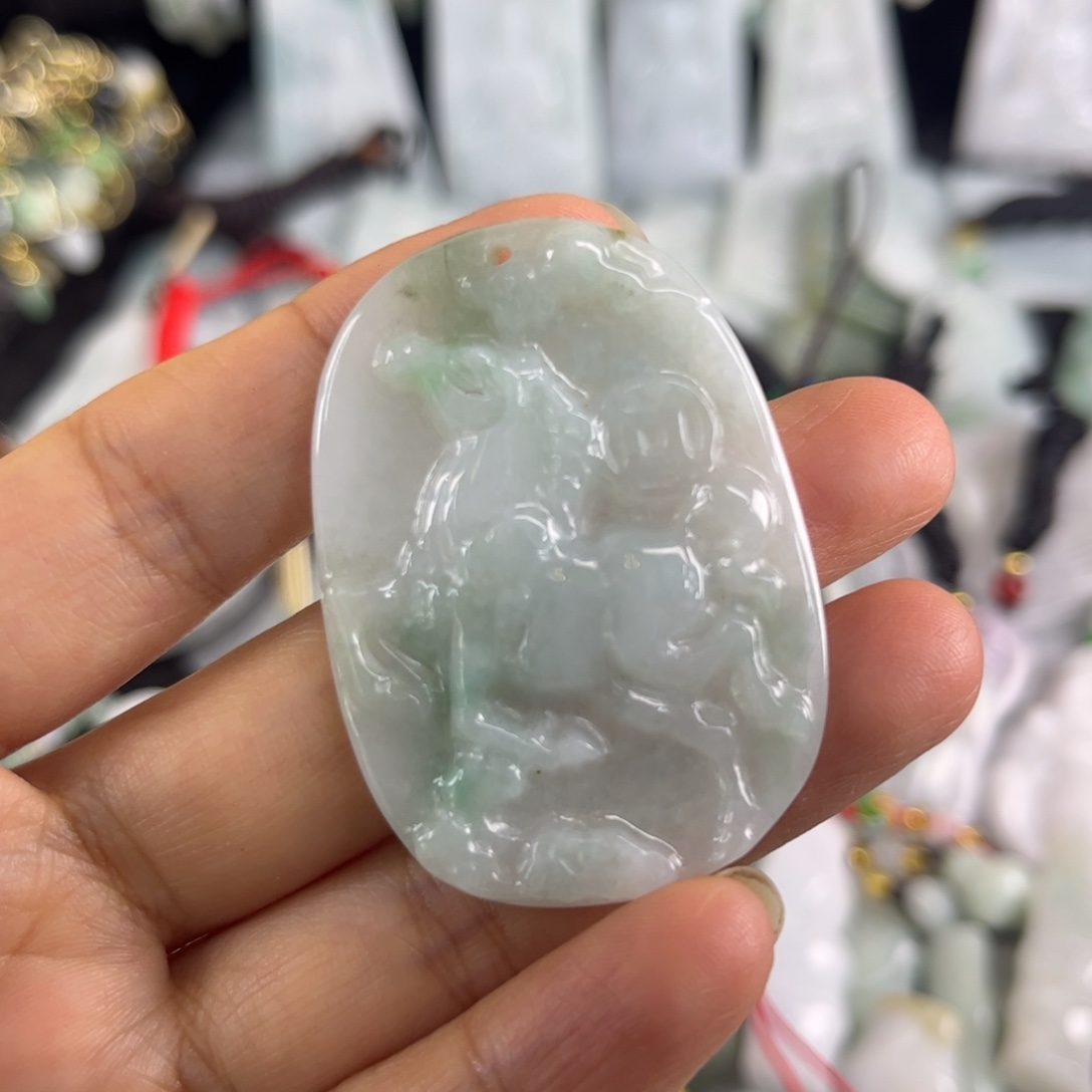 翡翠未镶嵌吊坠(不含链)瑕疵