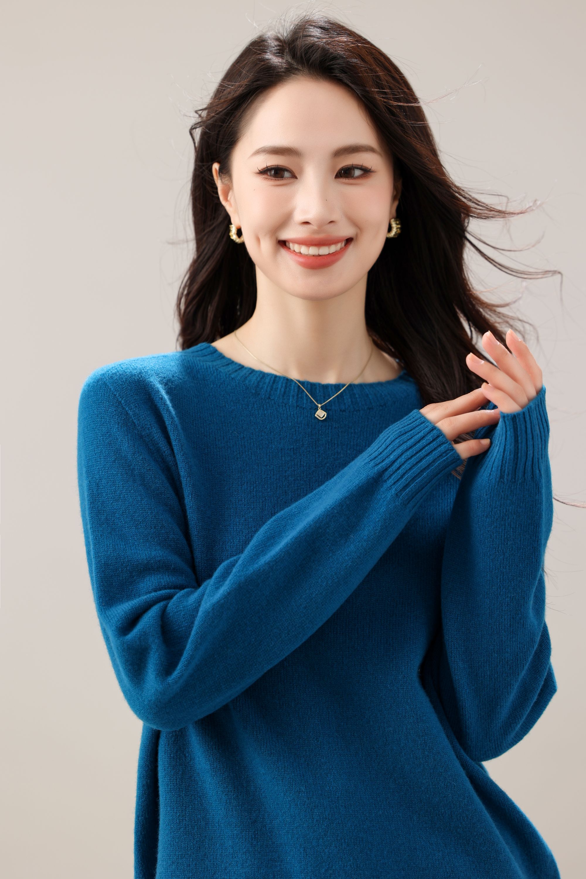 100%纯羊毛衫女圆领套头毛衣2025秋冬短款宽松针织打底衫百搭