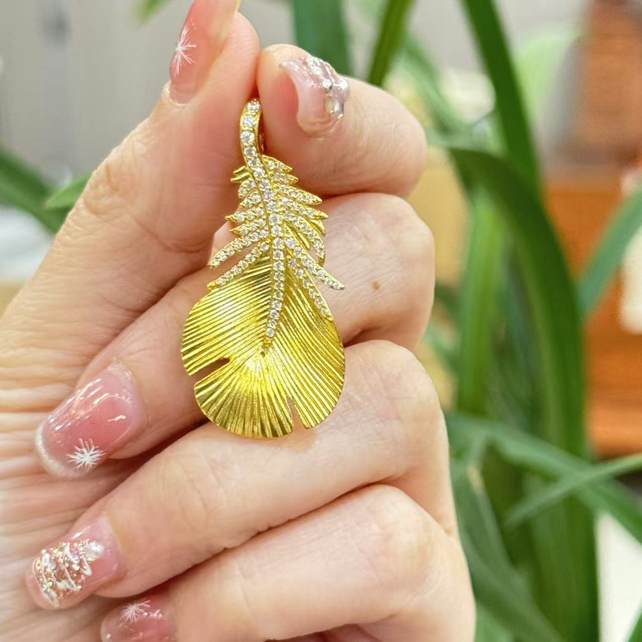 Z【羽毛点钻吊坠】--足金999精工（附加366/88）