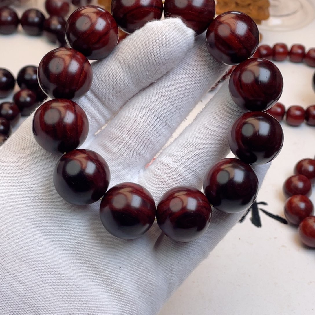 阳***贝檀香紫檀（小叶紫檀）