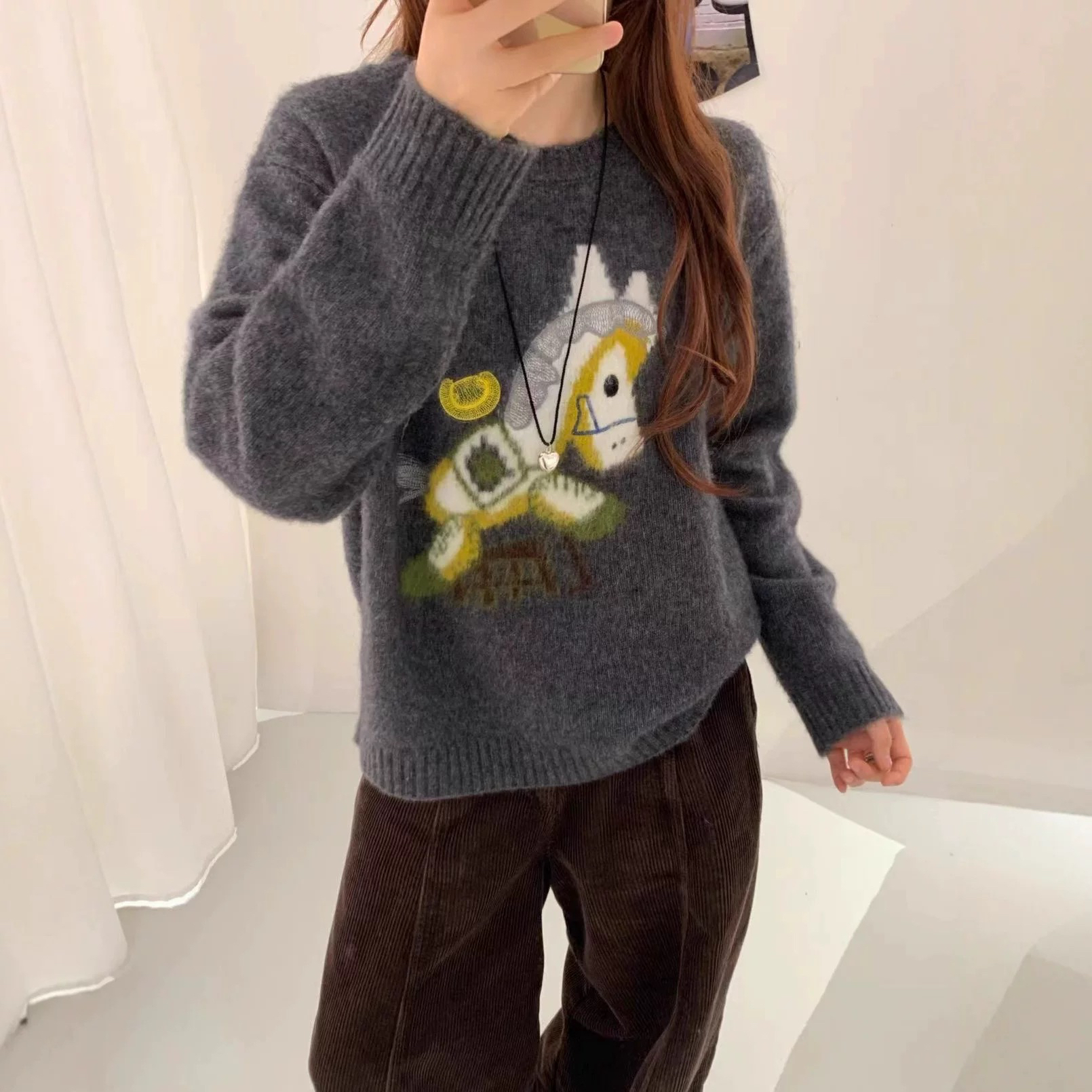 〔一马当先〕〔不可机洗〕韩版新年款重工嵌花刺绣小马圆领针织上衣