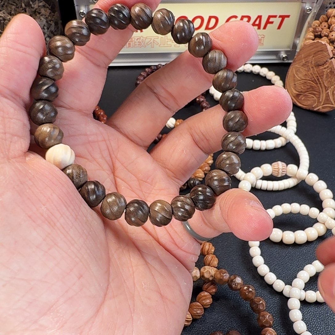 陈***樄檀香木手串/手链老山檀焦糖鲨鱼背